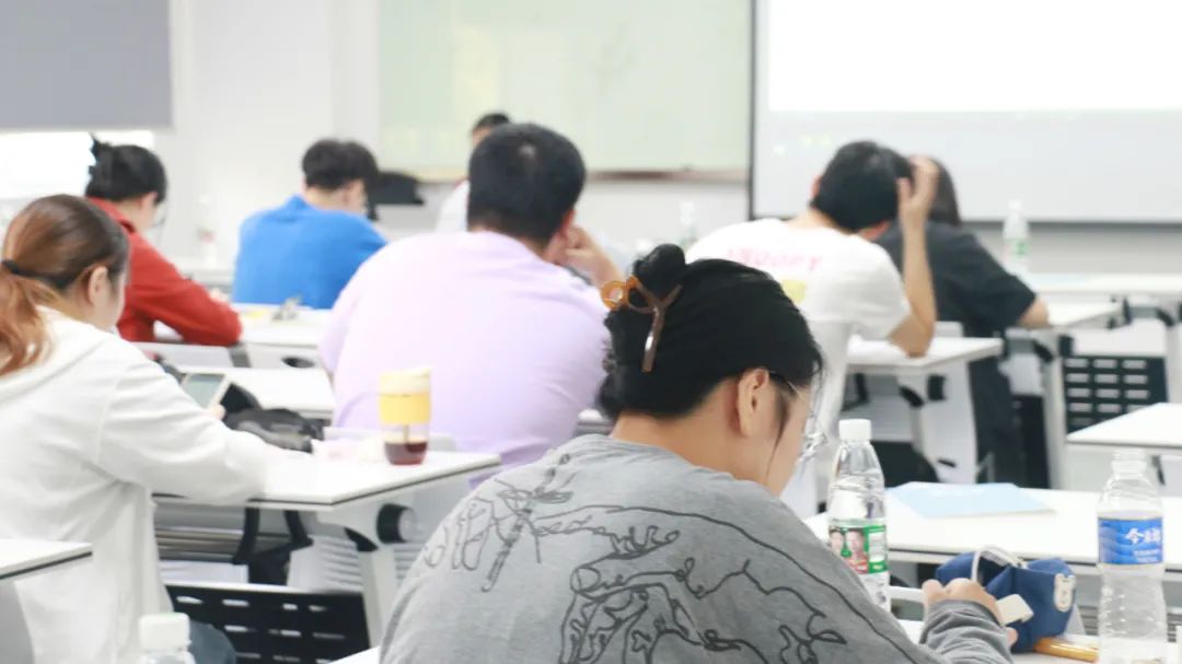 你們用努力澆灌夢想，